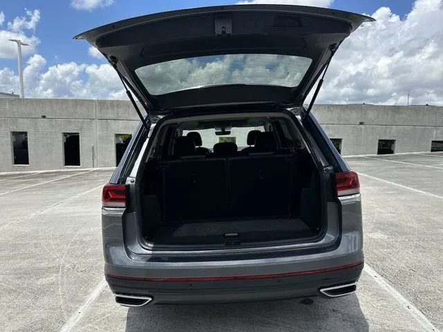 2022 Volkswagen Atlas 2.0T SE w/Technology photo 28