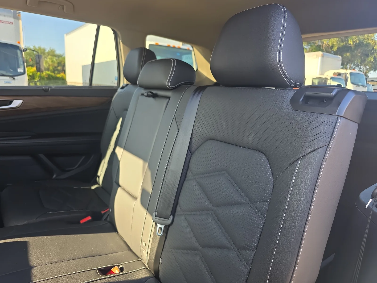 2026 Volkswagen Atlas 2.0T SE w/Technology photo 16