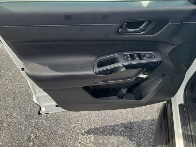 2024 Nissan Pathfinder SV photo 21