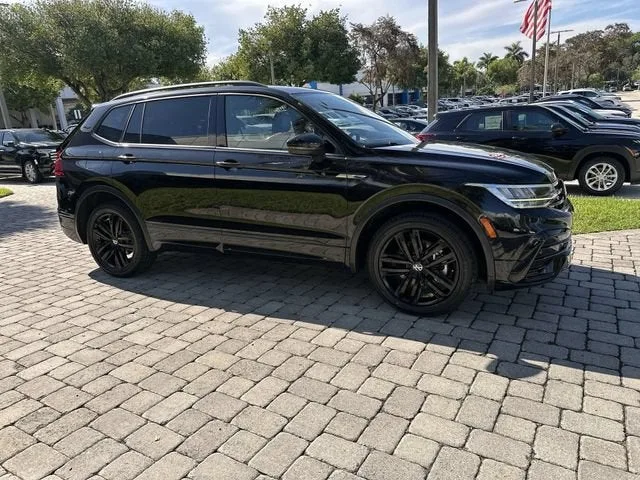 2022 Volkswagen Tiguan SE R-Line Black photo 15