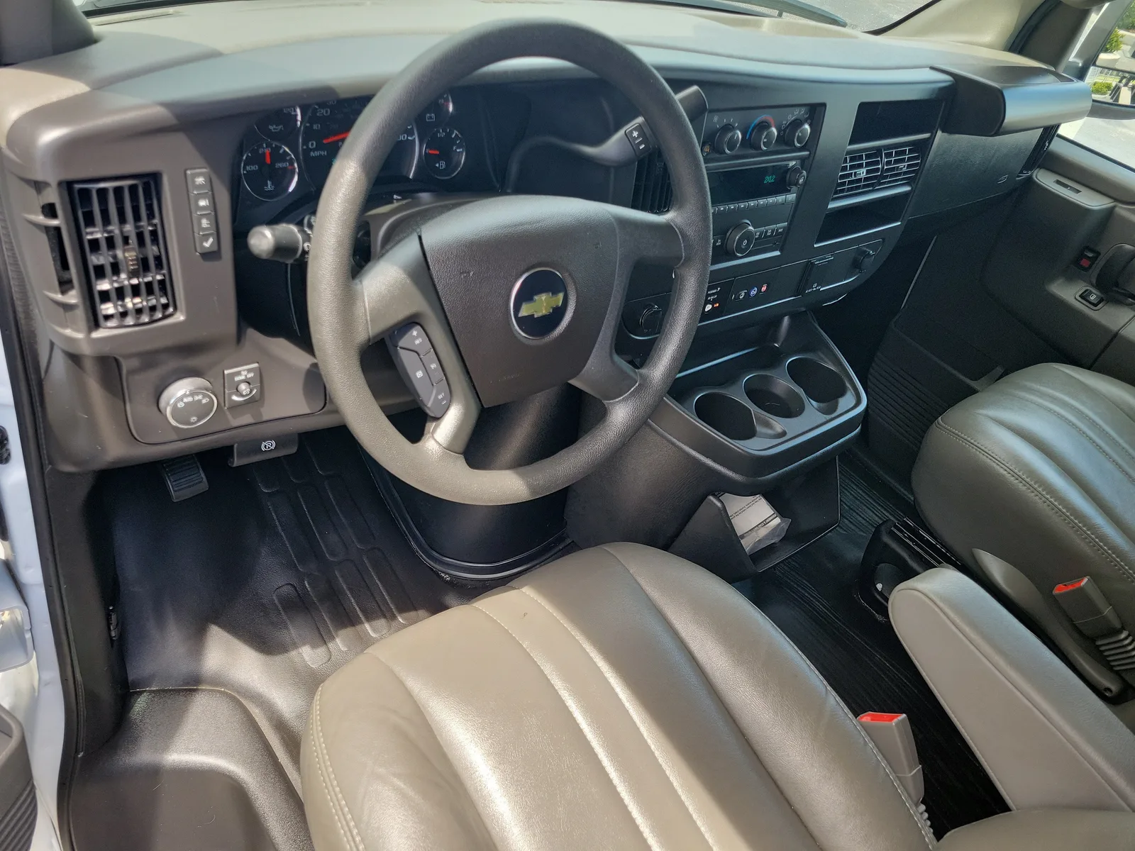 2025 Chevrolet Express Cargo WT photo 19