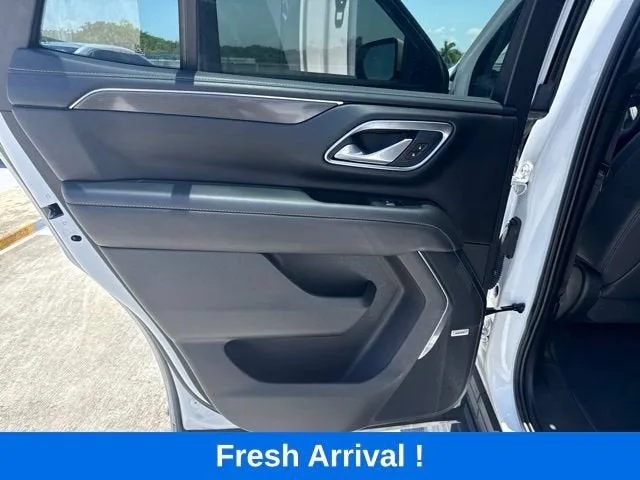 2023 GMC Yukon AT4 photo 14