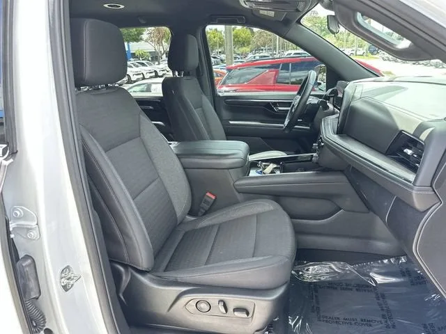 2025 Chevrolet Tahoe LS photo 29
