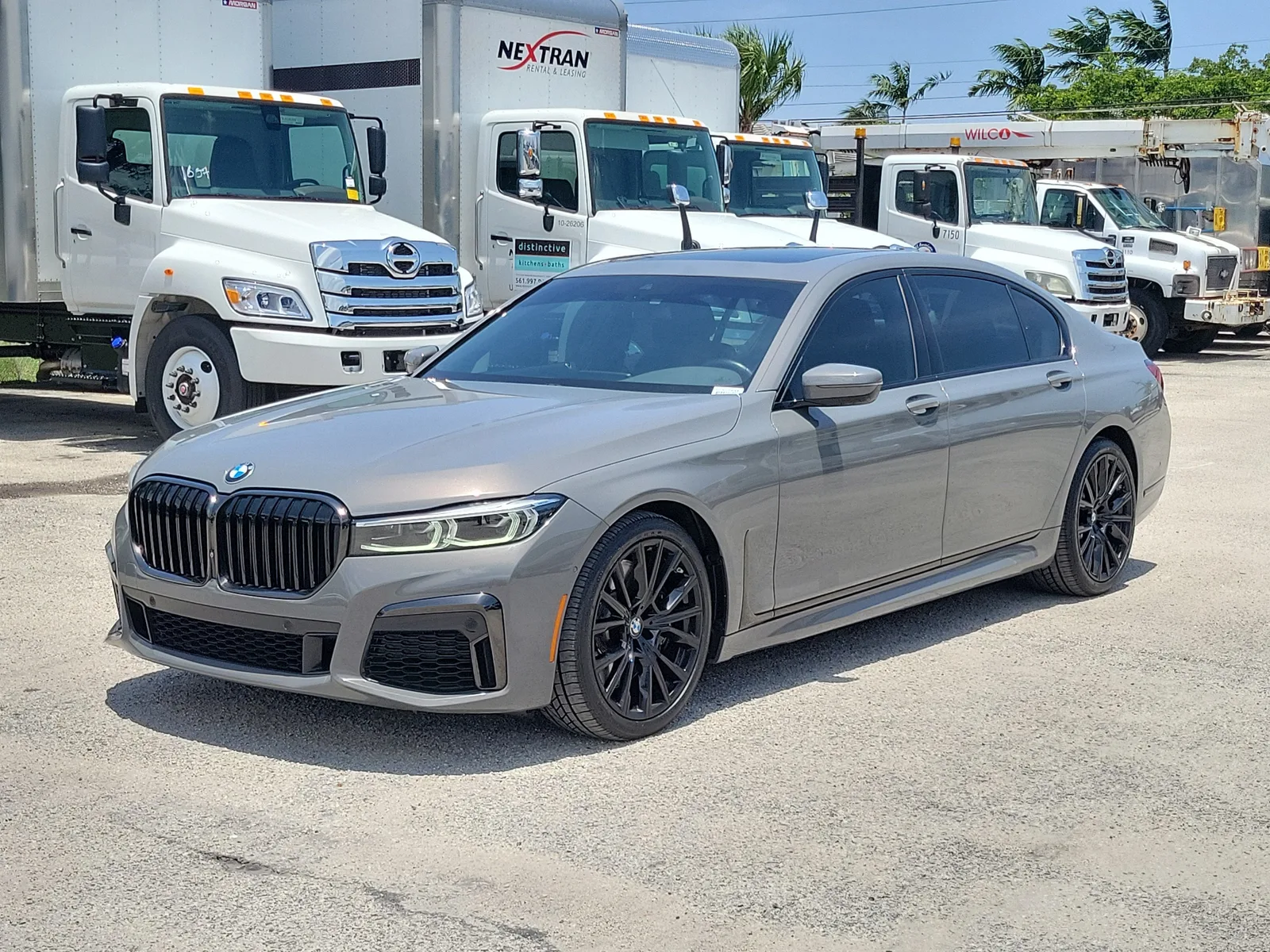 2022 BMW 7 Series 740i photo 7