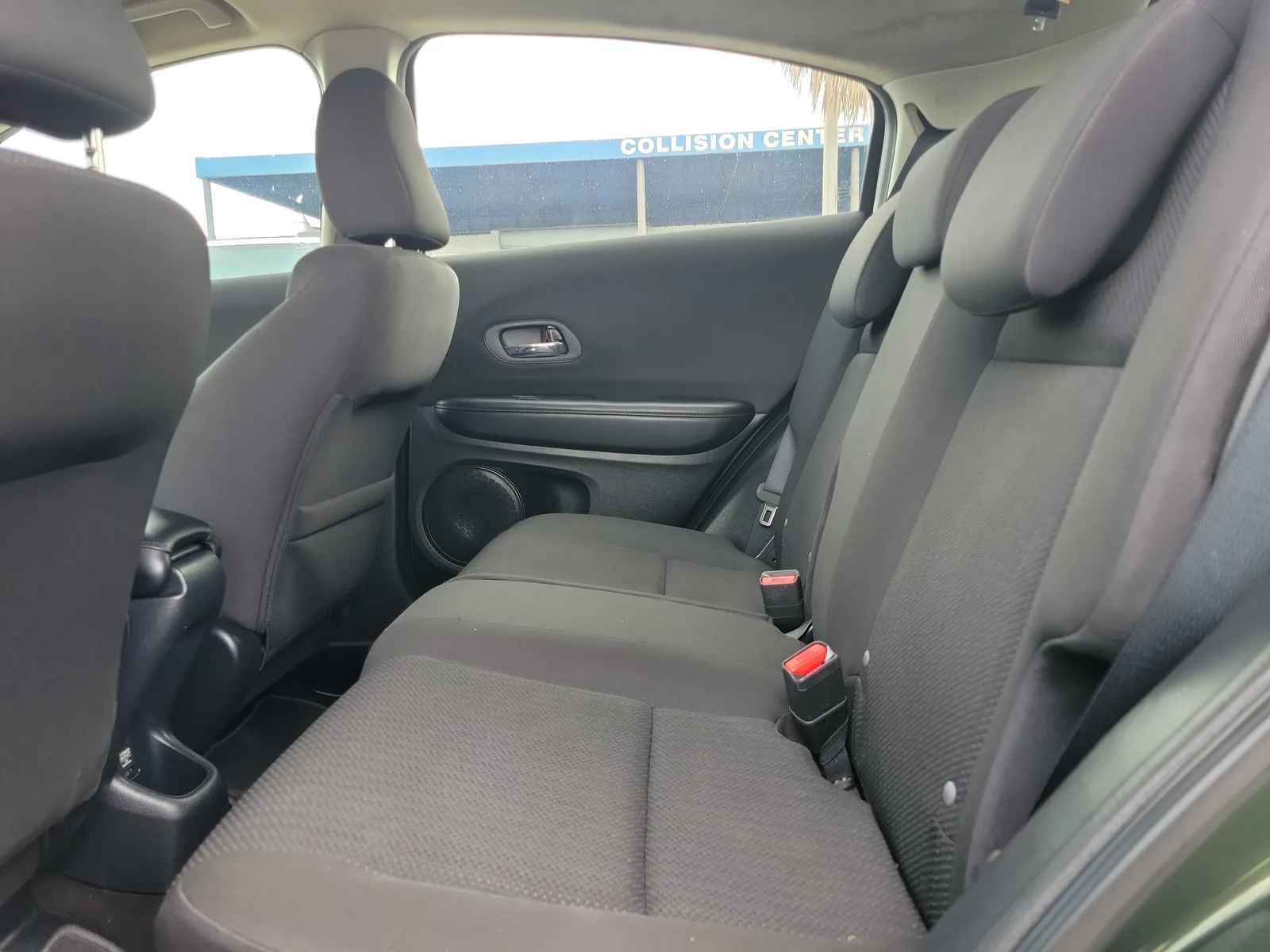 2017 Honda HR-V LX photo 14