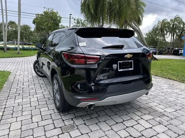 2025 Chevrolet Blazer 2LT photo 12