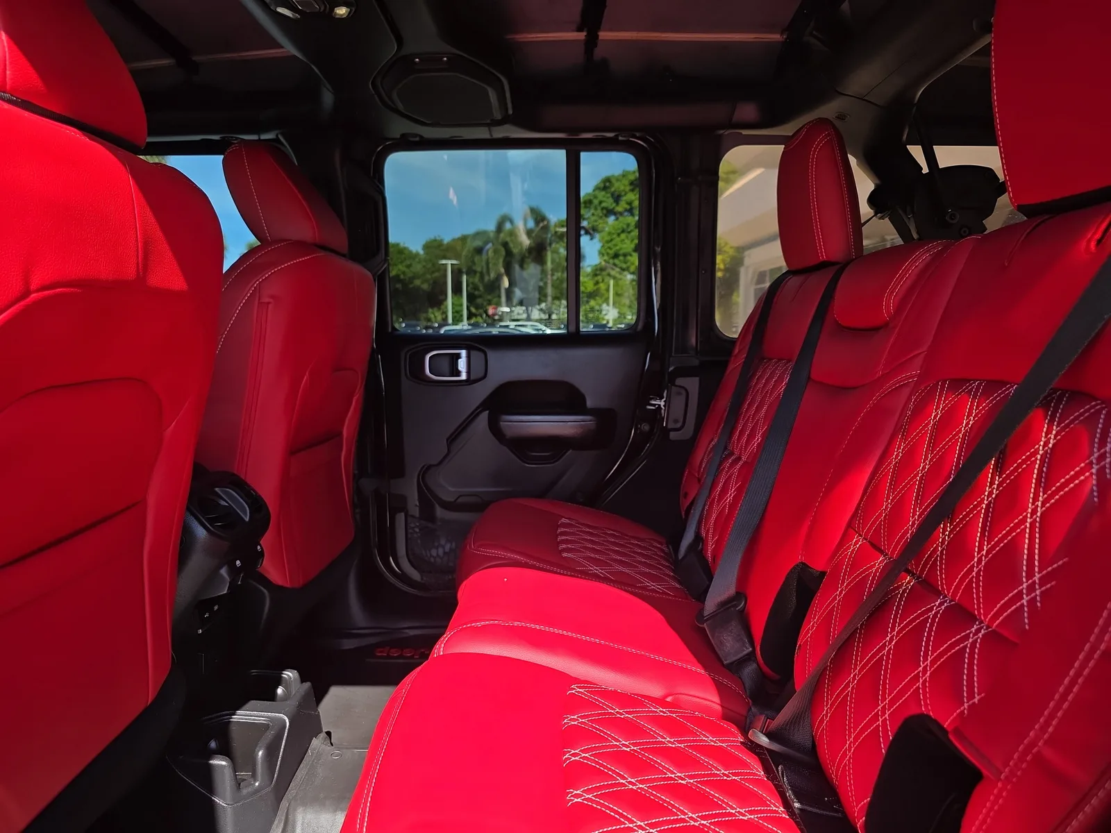 2020 Jeep Wrangler Unlimited Rubicon photo 15