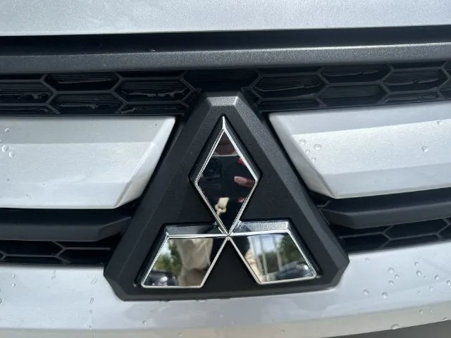2025 Mitsubishi Outlander Sport S photo 10