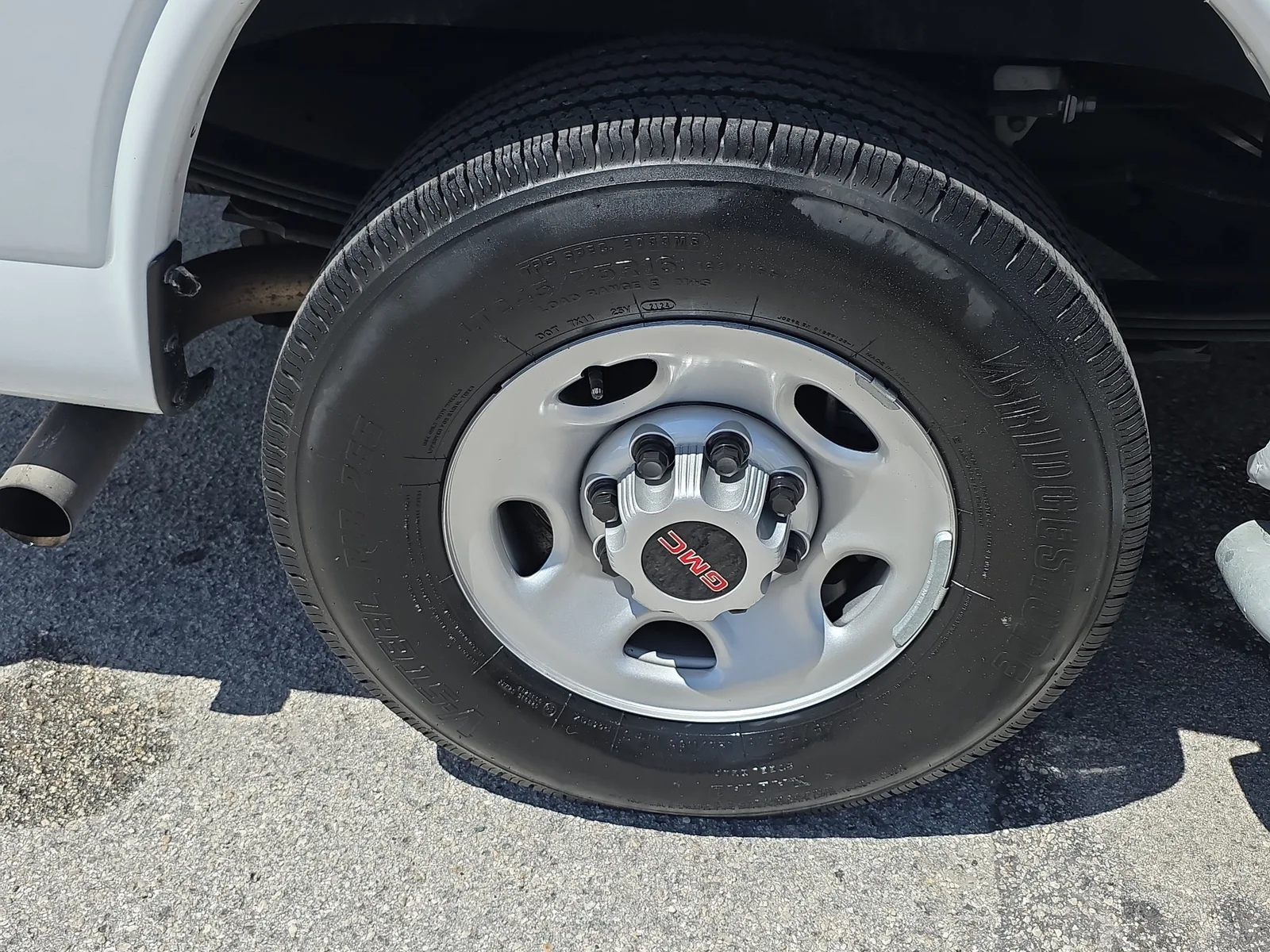 2024 GMC Savana Cargo 2500 Work Van photo 19