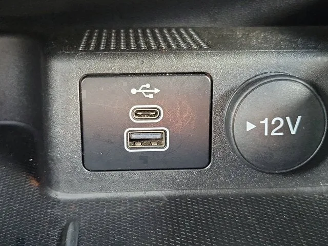2025 Ford Escape ST-Line photo 28