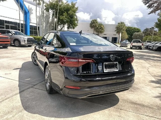 2024 Volkswagen Jetta SE photo 12