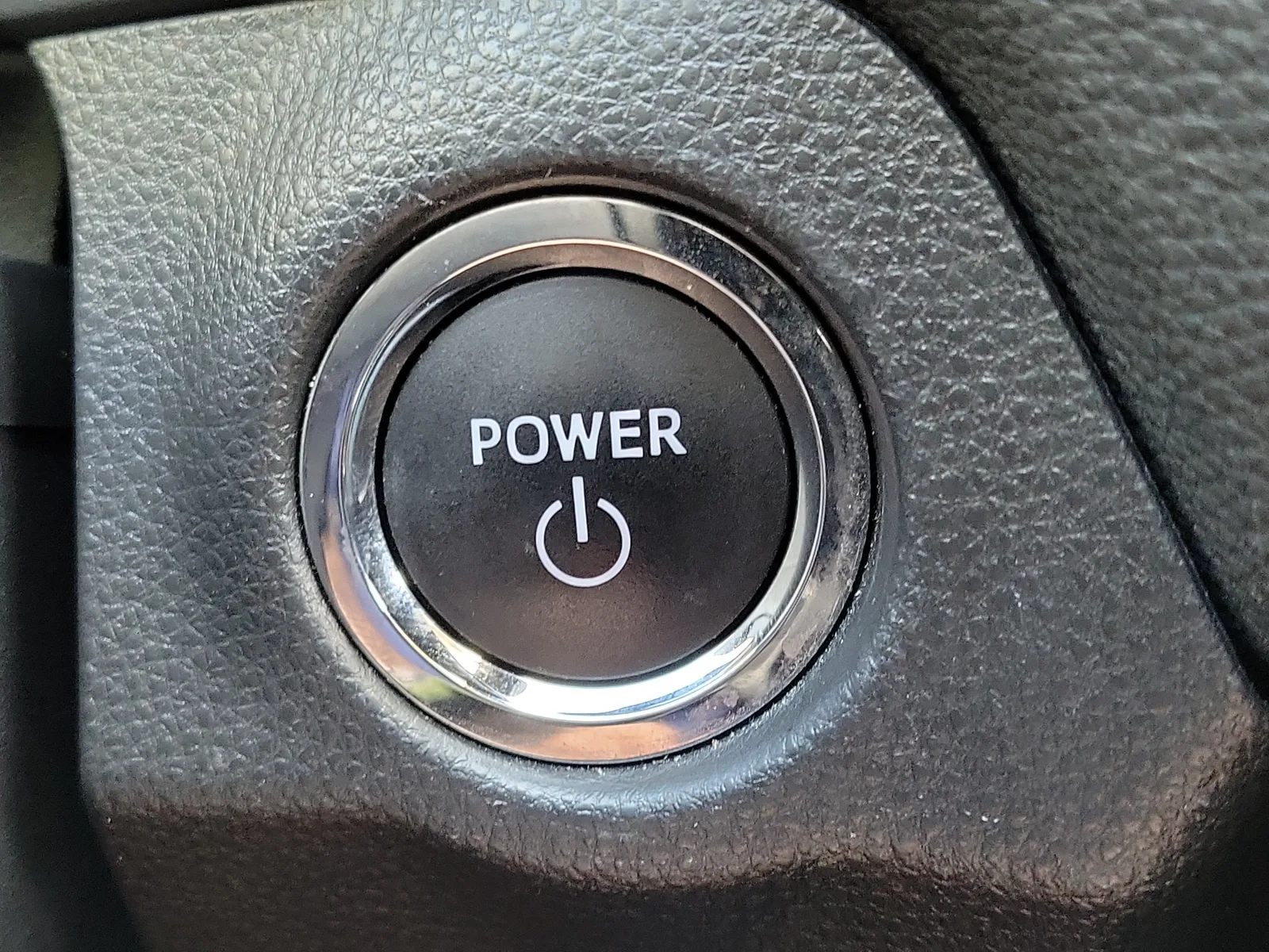 2023 Toyota RAV4 Hybrid XLE photo 34