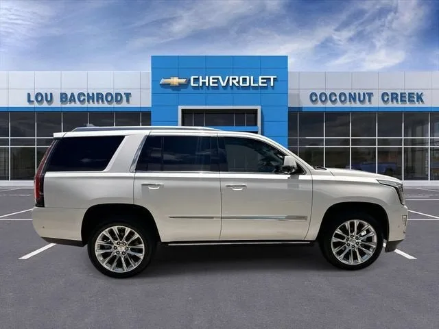 2018 Cadillac Escalade Premium Luxury photo 9