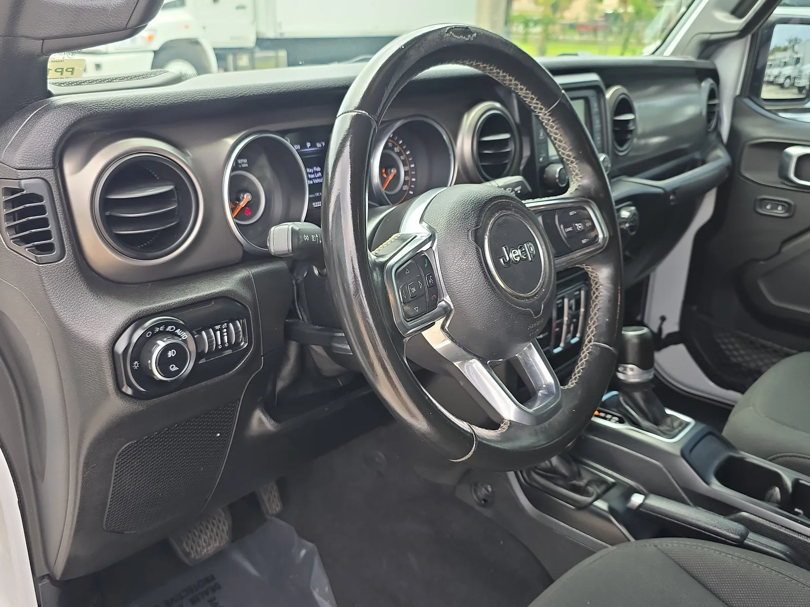 2020 Jeep Gladiator Sport S photo 24