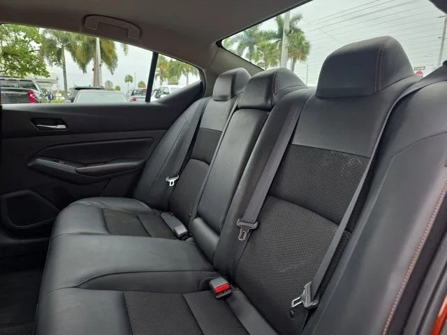 2022 Nissan Altima 2.5 SR photo 15