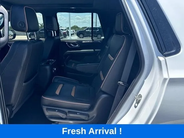 2023 GMC Yukon AT4 photo 3
