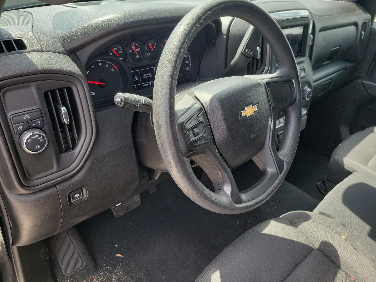 2025 Chevrolet Silverado 1500 Custom photo 13