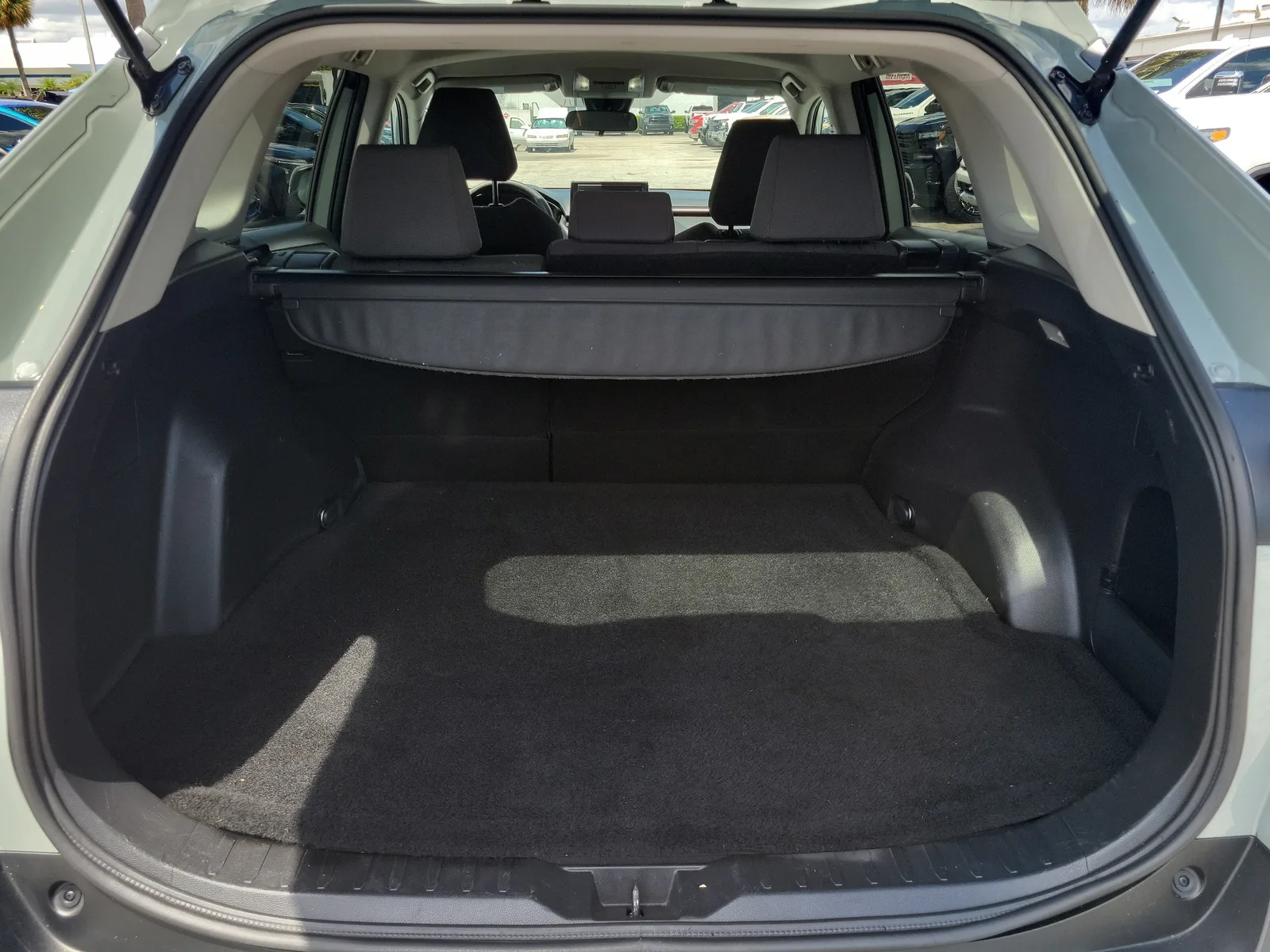 2021 Toyota RAV4 XLE photo 13