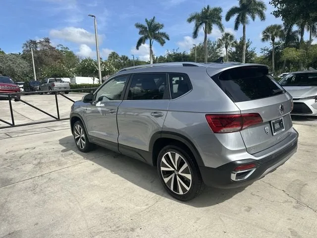 2024 Volkswagen Taos SE photo 15