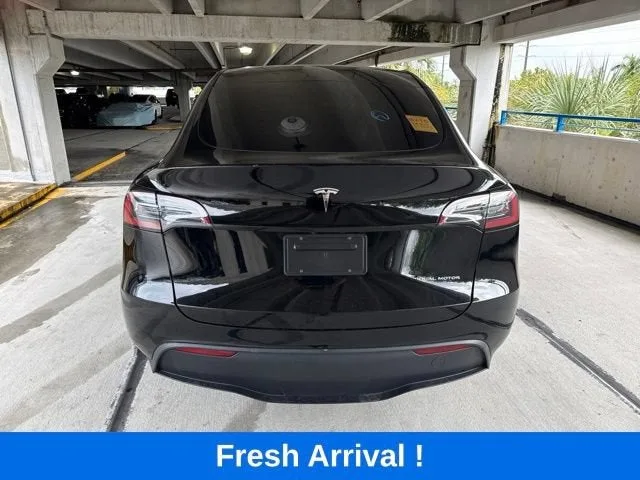 2023 Tesla Model Y Long Range photo 16