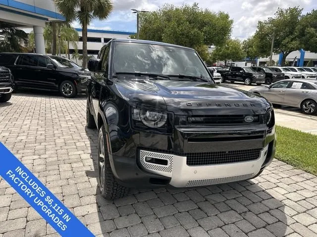 2023 Land Rover Defender SE photo 17
