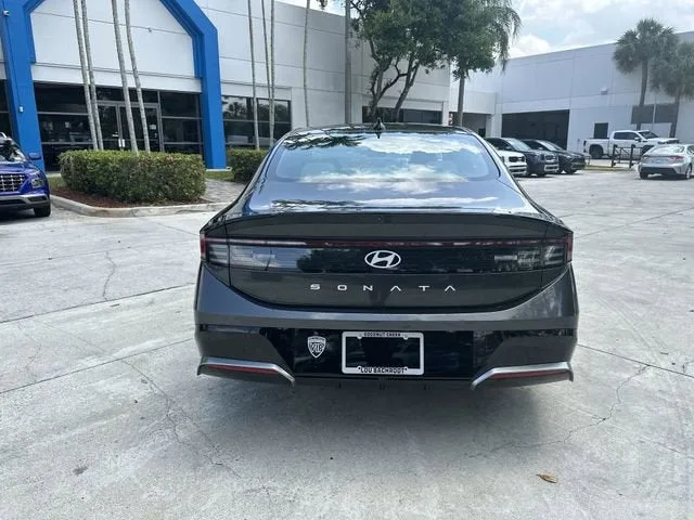 2025 Hyundai Sonata SEL photo 32