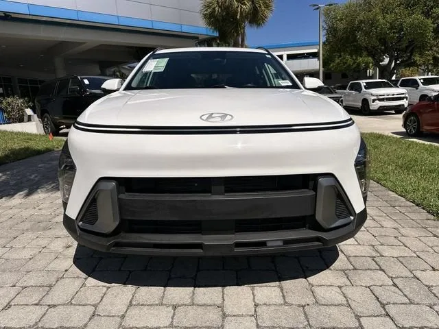 2025 Hyundai Kona SEL photo 19