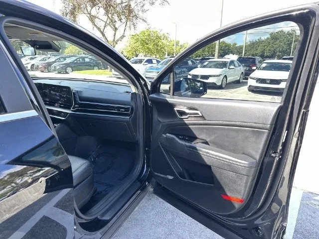 2023 Kia Sportage EX photo 23