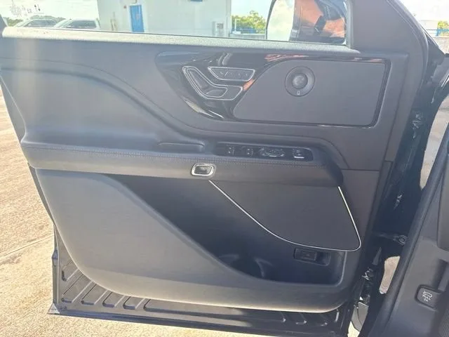 2023 Lincoln Aviator Reserve photo 14