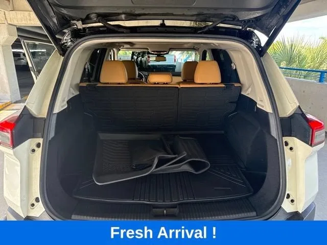 2021 Nissan Rogue Platinum photo 4