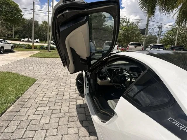 2019 BMW i8 2DR CPE photo 22