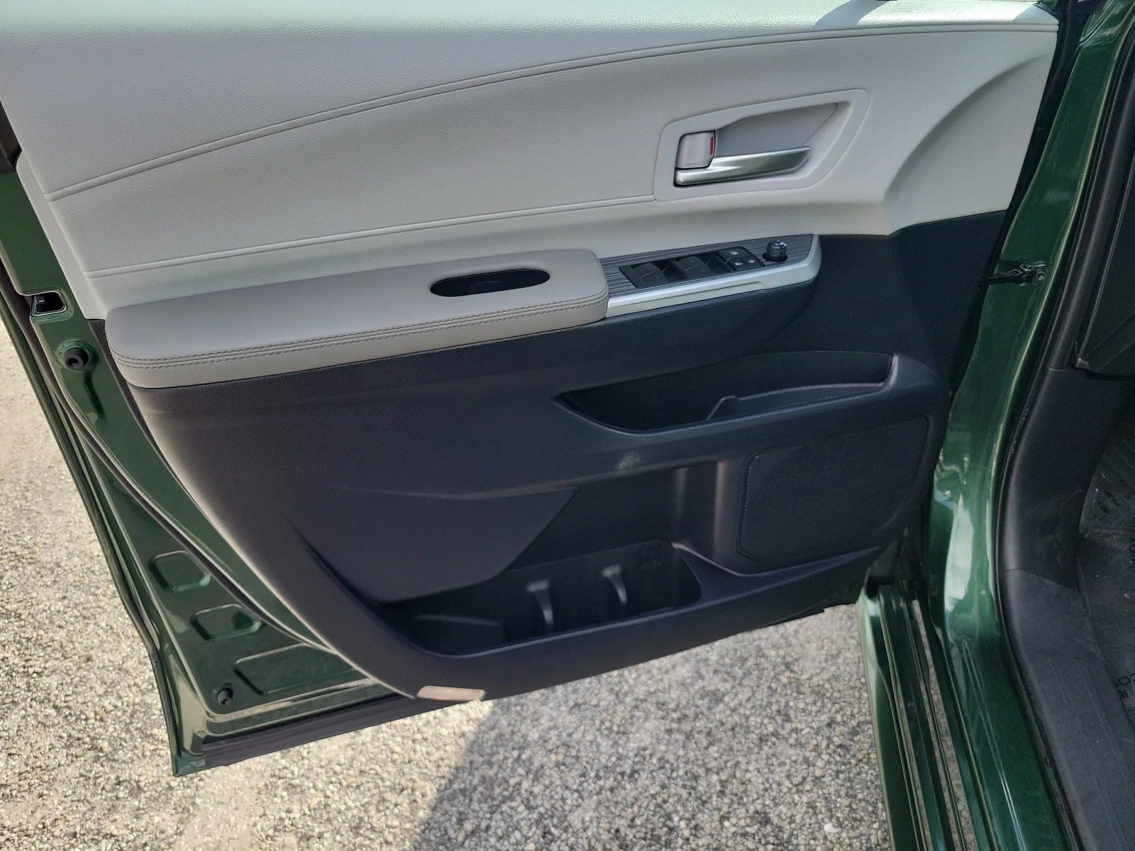 2026 Toyota Sienna XLE photo 22