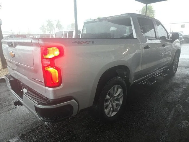 2022 Chevrolet Silverado 1500 LTD Custom photo 5