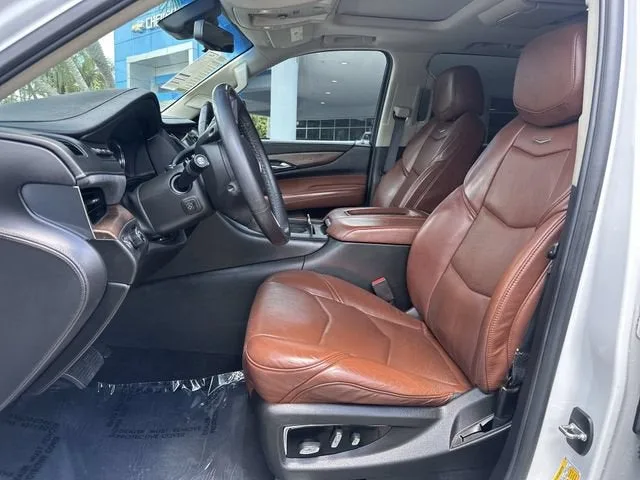 2018 Cadillac Escalade Premium Luxury photo 30