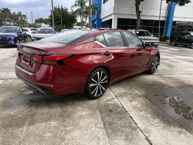 2022 Nissan Altima 2.5 SR photo 38