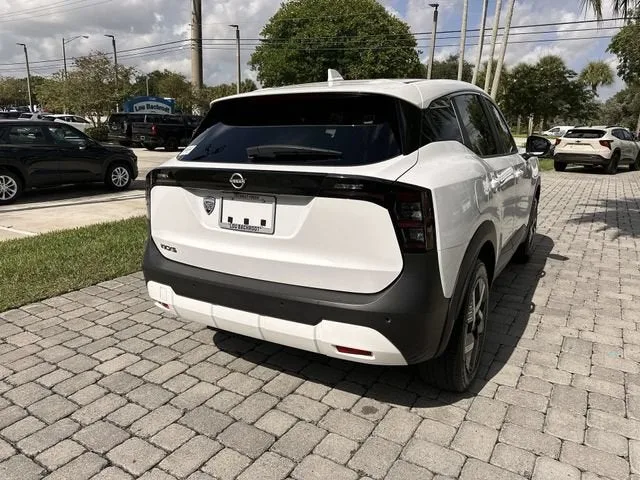 2025 Nissan Kicks SV photo 36