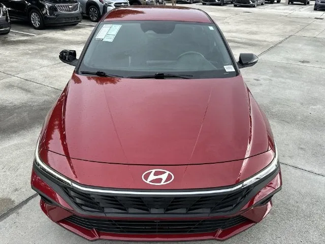 2025 Hyundai Elantra SEL Sport photo 14