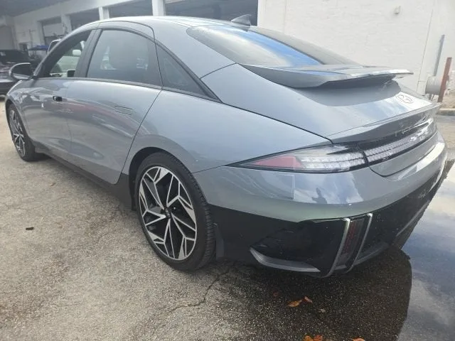 2023 Hyundai IONIQ 6 SEL photo 2