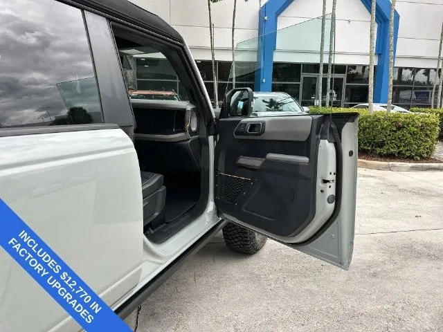 2023 Ford Bronco Base photo 23