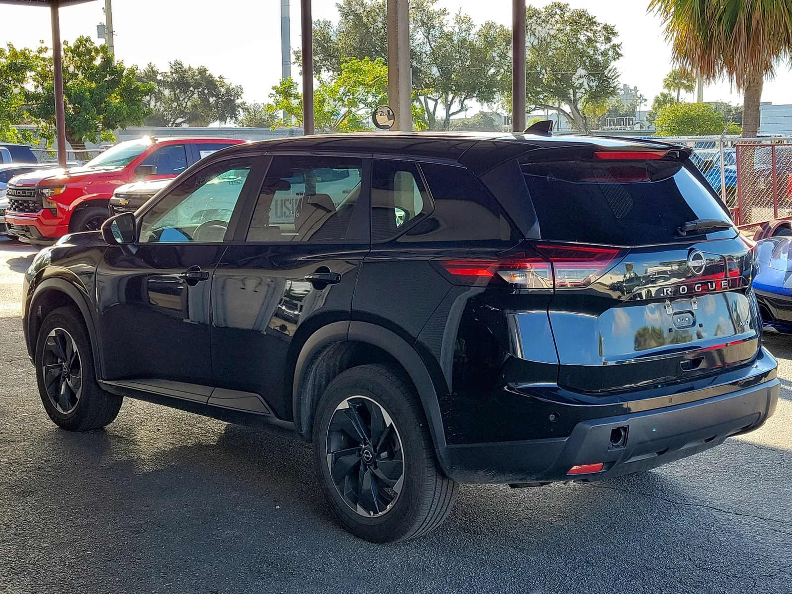 2025 Nissan Rogue SV photo 3