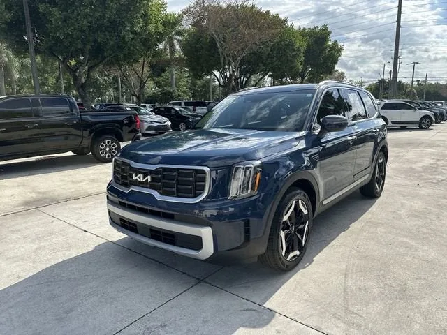 2023 Kia Telluride S photo 18