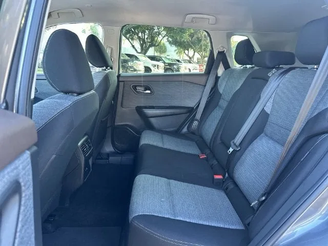 2023 Nissan Rogue SV photo 27