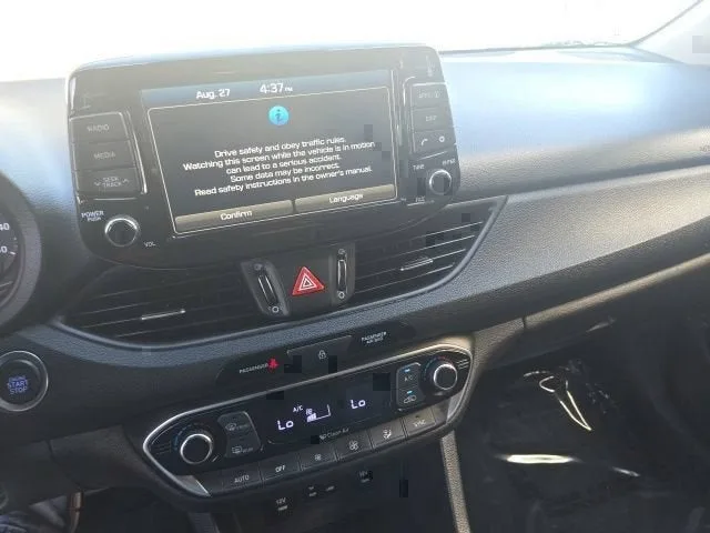 2020 Hyundai Elantra GT 5DR HB AT photo 17