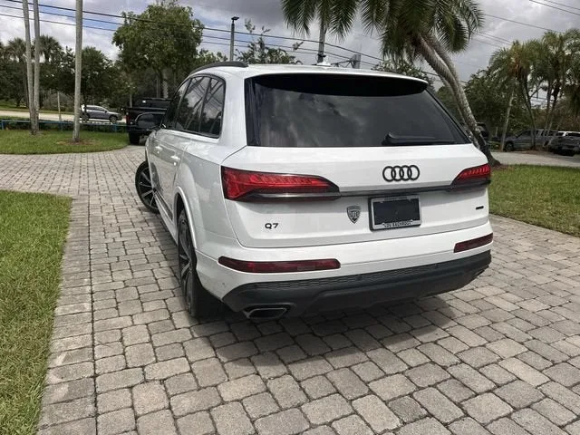2025 Audi Q7 Premium Plus photo 12