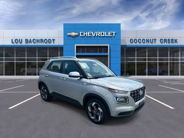 2025 Hyundai Venue SEL photo 2