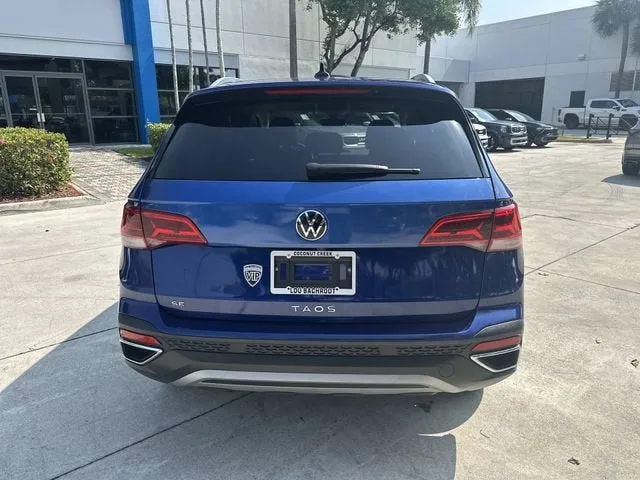 2024 Volkswagen Taos SE photo 14