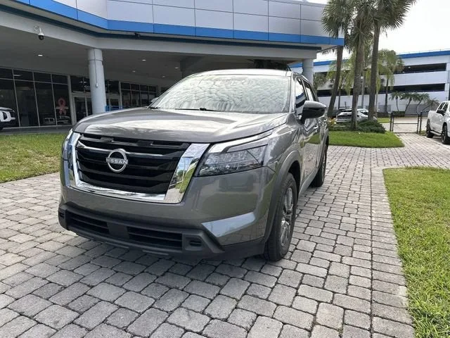 2024 Nissan Pathfinder S photo 20