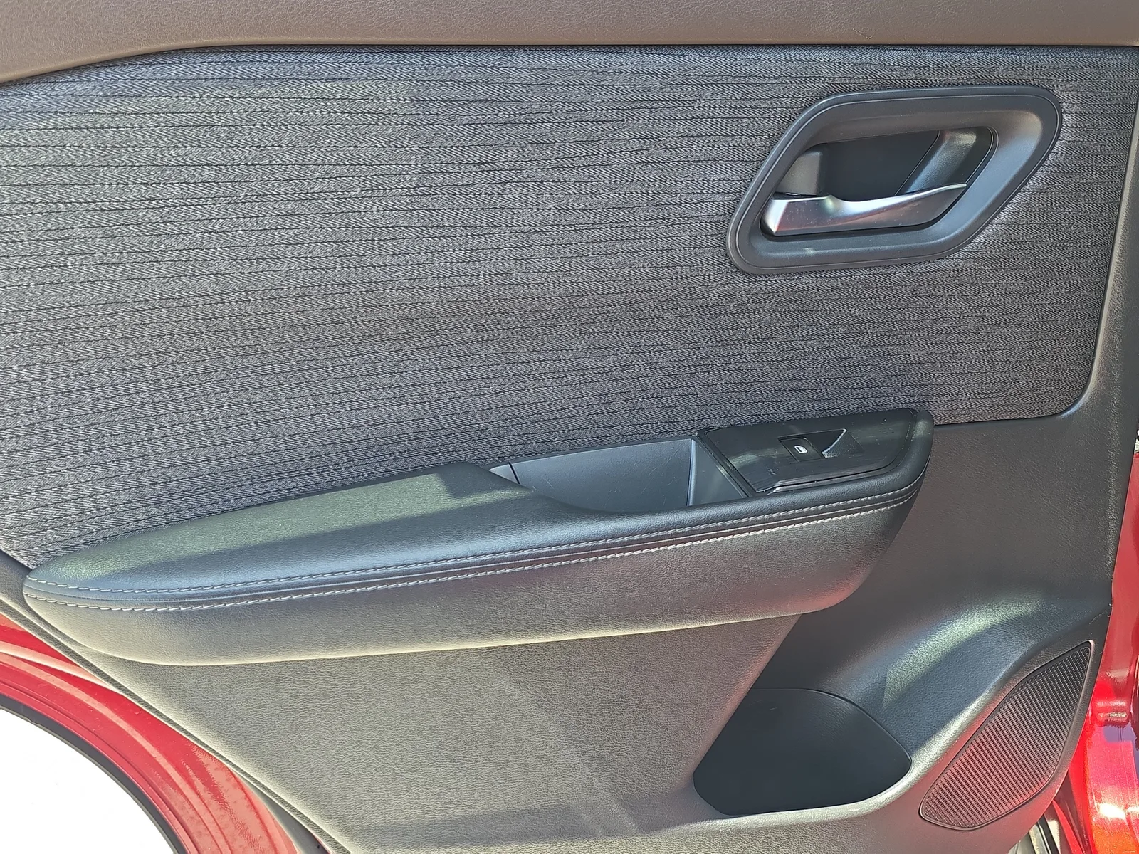 2023 Nissan Rogue SV photo 13