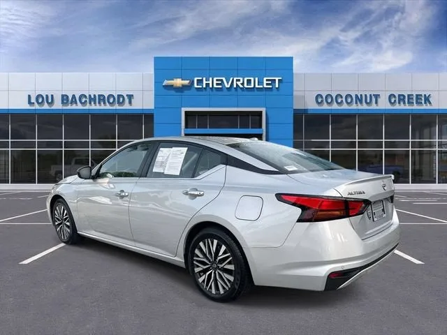 2024 Nissan Altima 2.5 SV photo 6