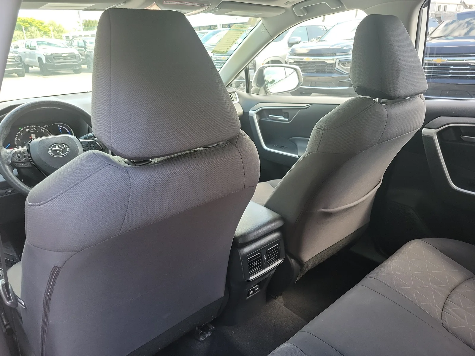 2023 Toyota RAV4 Hybrid XLE photo 16